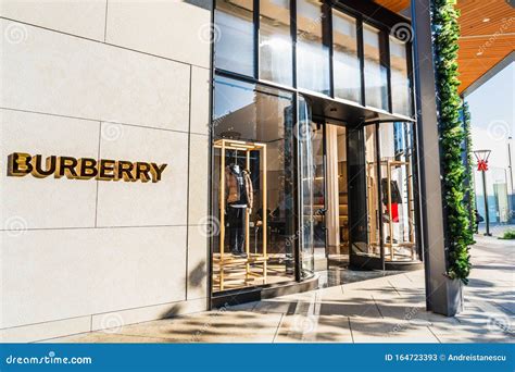 burberry stores in california